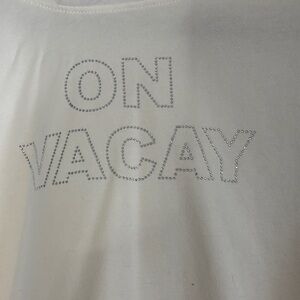 White 'On Vacay' Women's Sweatshirt